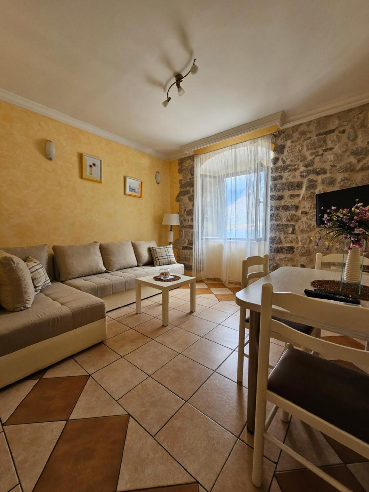 Lanterna Apartments Kotor Bilik gambar