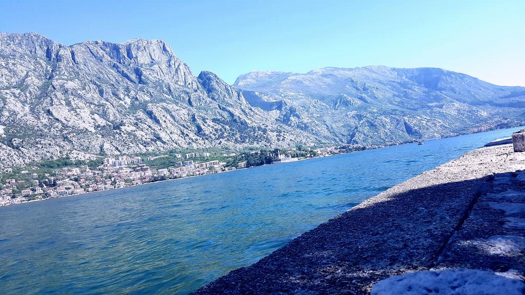 Lanterna Apartments Kotor Luaran gambar