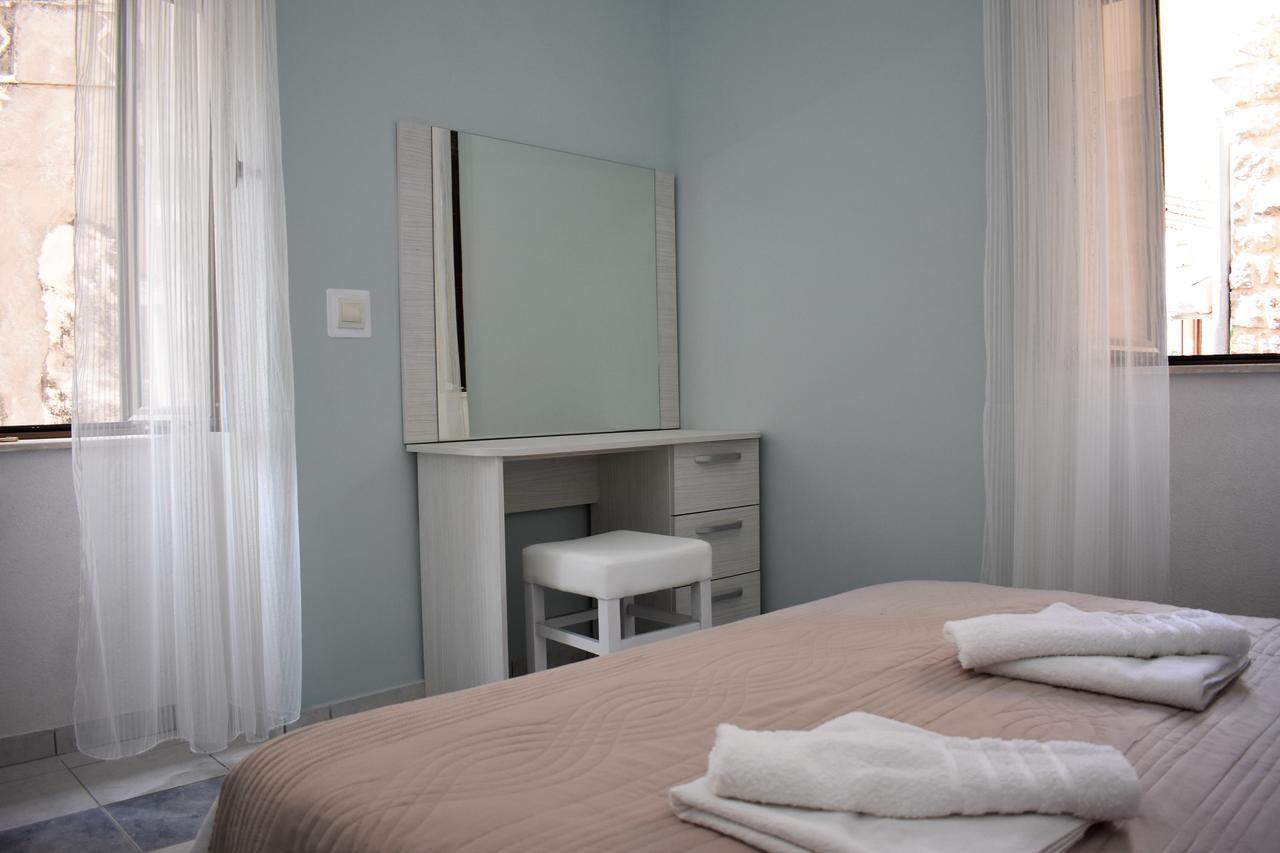 Lanterna Apartments Kotor Luaran gambar